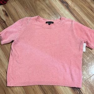Kendall & Kylie pink tee shirt